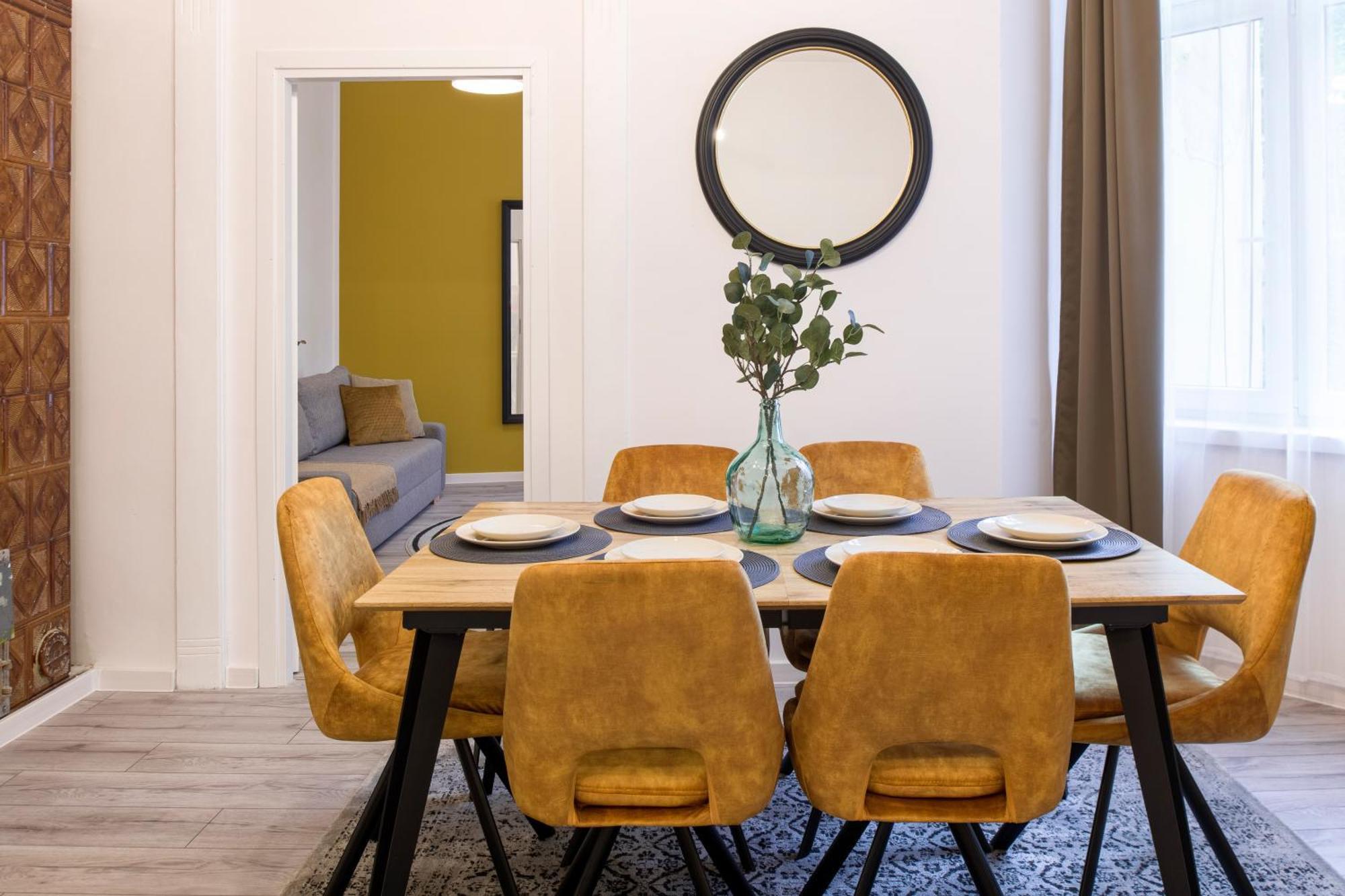 Wawelove Pilsudskiego - 3 Bedroom Apt. With Balcony And Free Parking!, Krakow